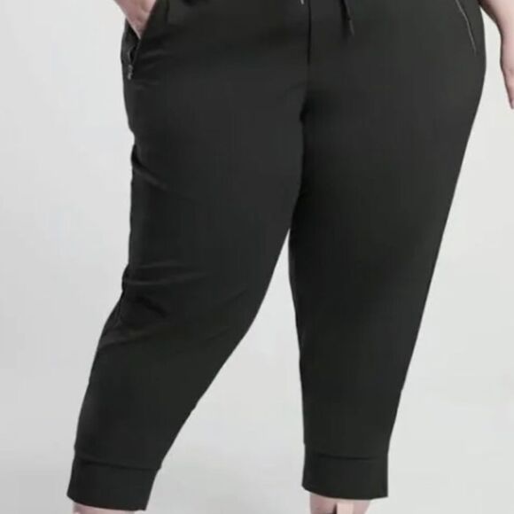 Athleta Pants - Athleta black Trekkie North Jogger size 24 NWOT.